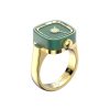timering-4-yellow-gold-emerald-green-perspective